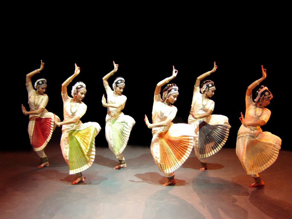 Эротика Полненькие Индийские Танцы